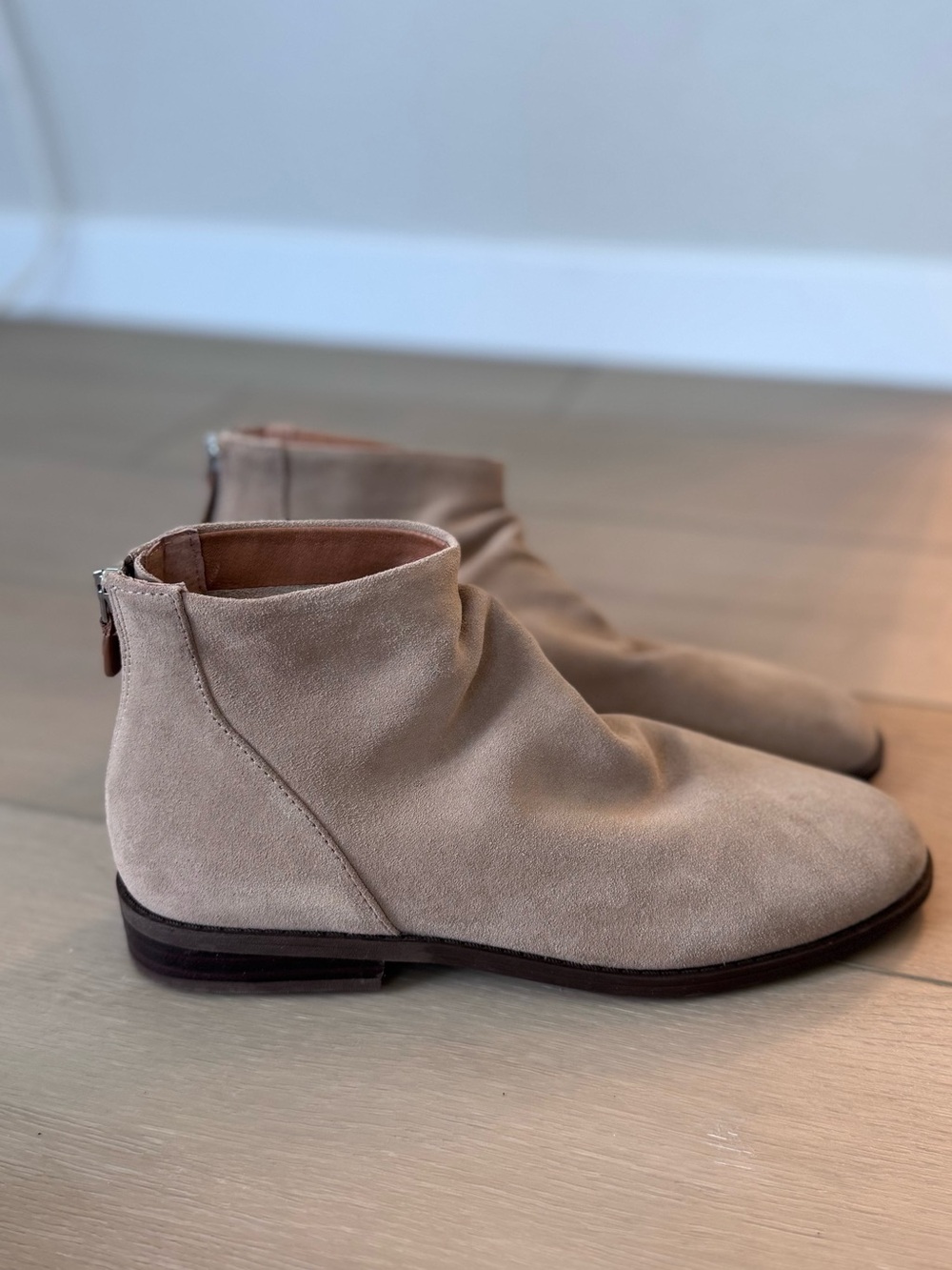 GENTLE SOULS - Emma Suede Zip Bootie mushroom women’s size 8.5